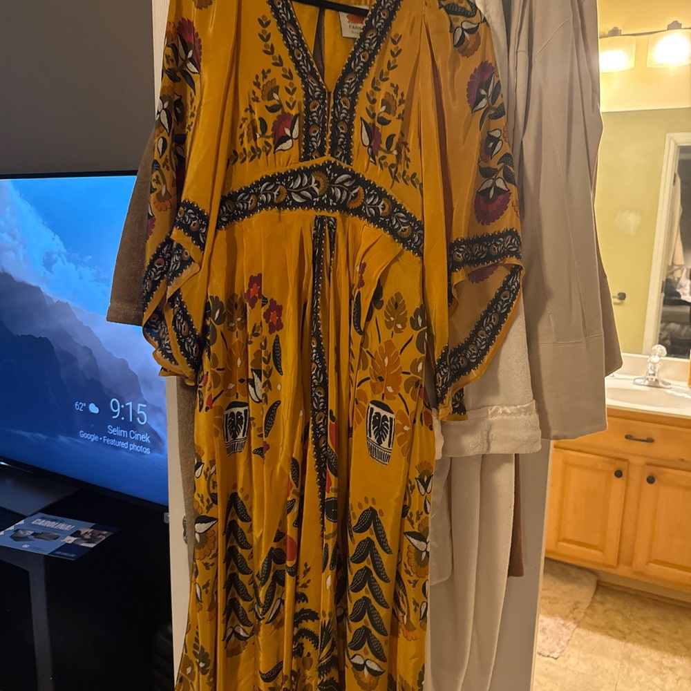 FARM RIO Tropical Tapestry Kaftan Dress yellow